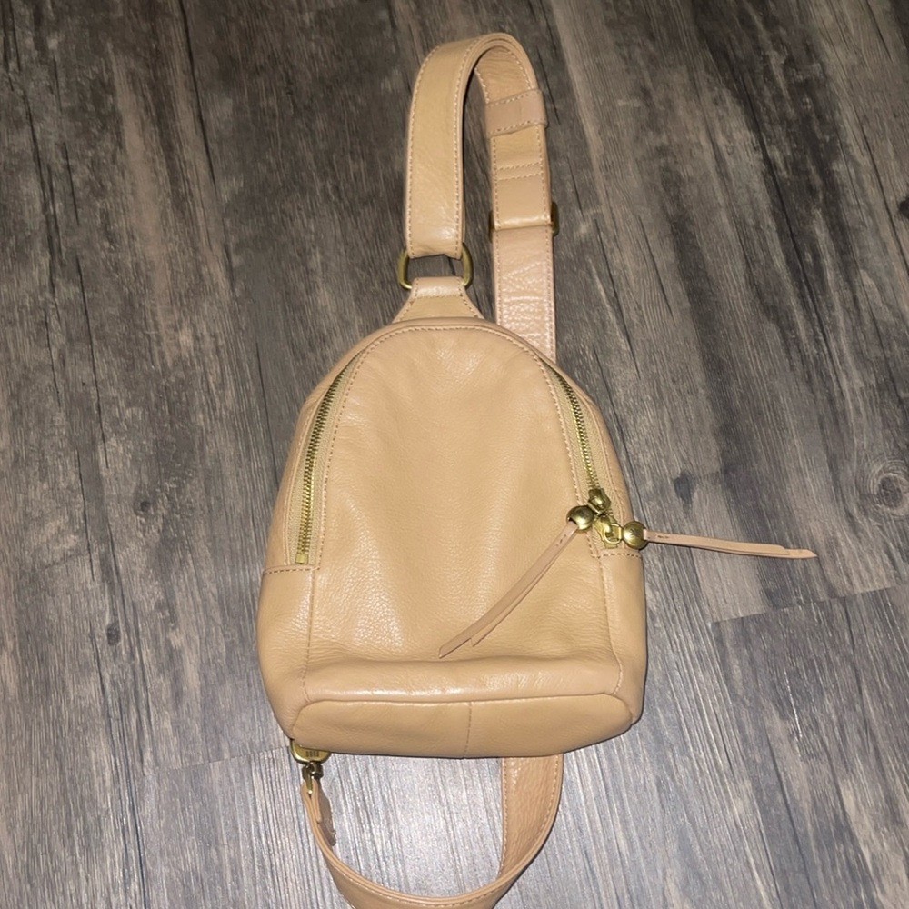 HOBO Tan Leather Crossbody Sling Bag with Gold Hardware